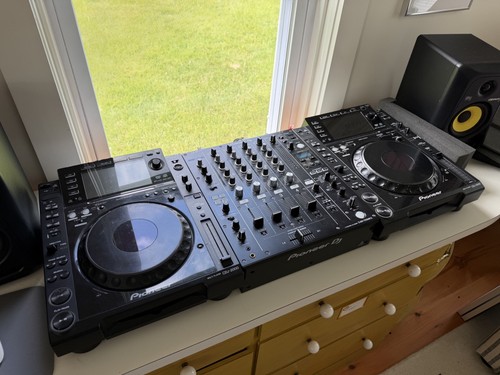 Pioneer cdj 2000 - pioneer, and